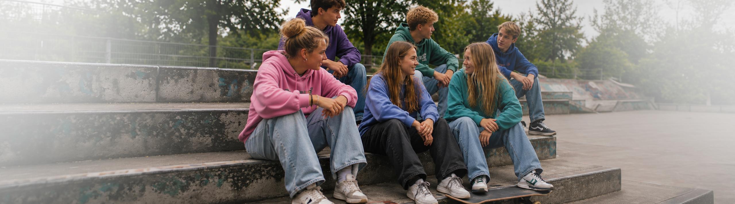 Jongeren in Hulst aan het chillen